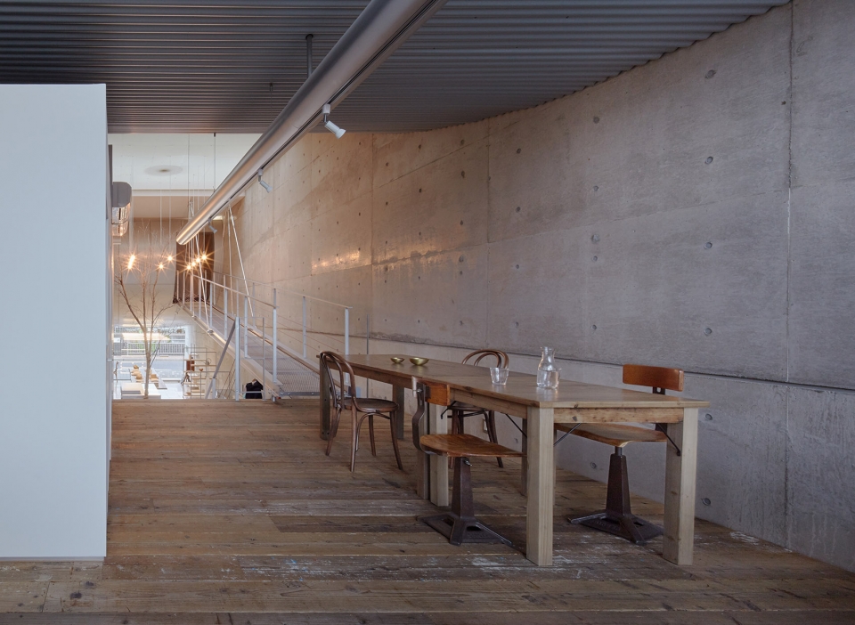 La Cienega and Cafe by Atelierco Architects