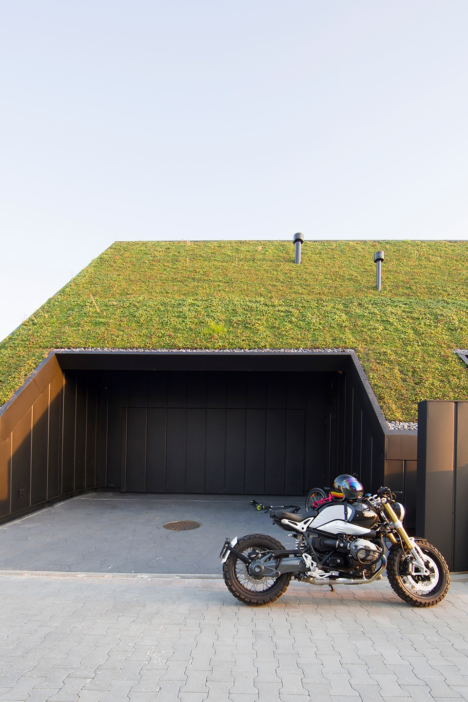 house behind the roof by superhelix pracownia projektowa