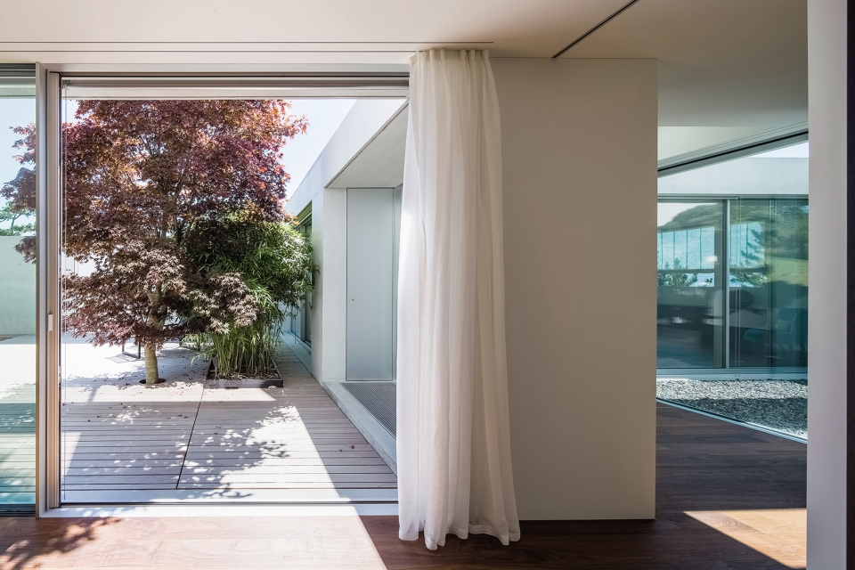 courtyard houses in zumikon by think architecture