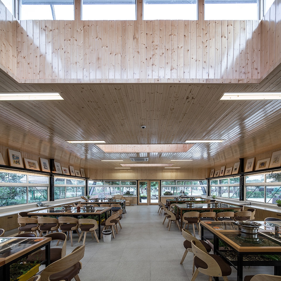 Huateng Hog House Barbecue Restaurant china by Leeko Studio