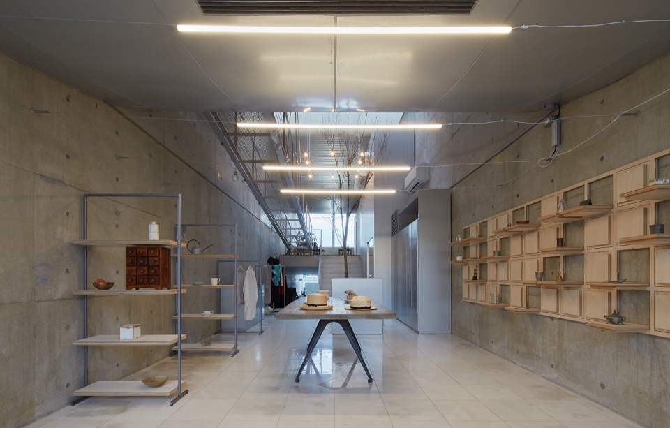 La Cienega and Cafe by Atelierco Architects