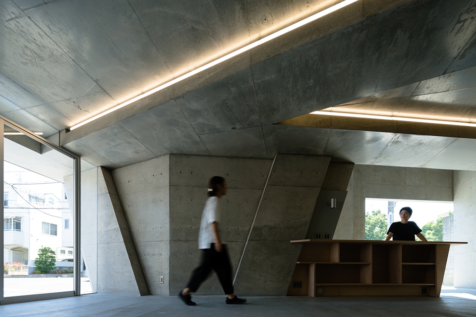 boltun headquarters by yasuhiro yamashita x atelier tekuto