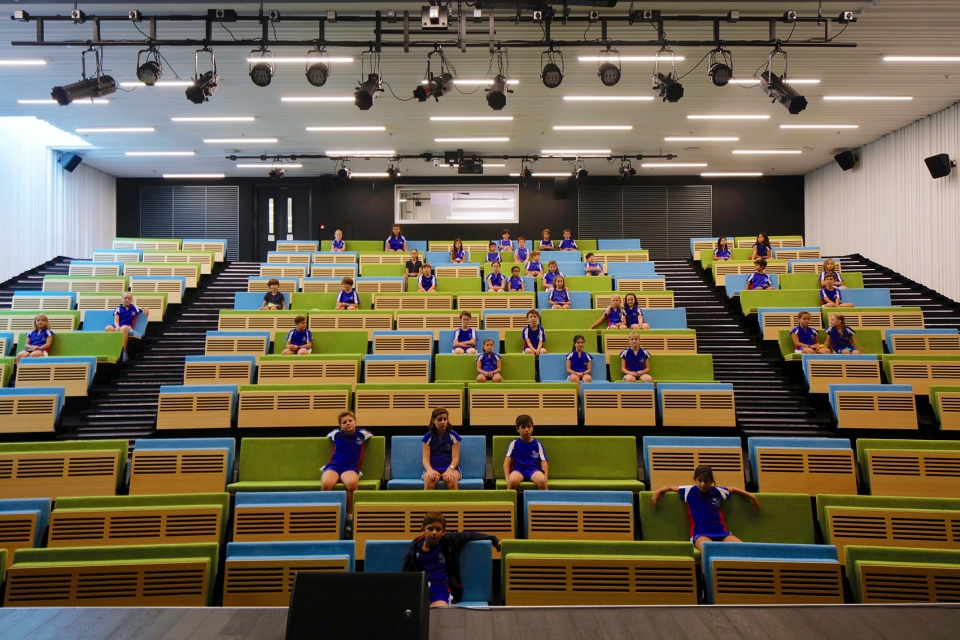 french international school of hong kong tseung kwan o by henning larsen