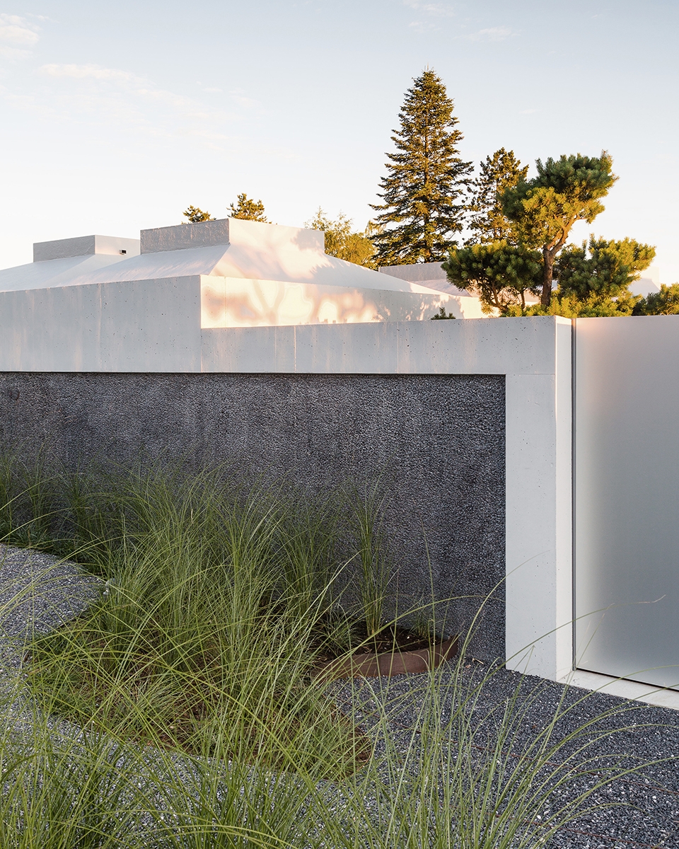 courtyard houses in zumikon by think architecture