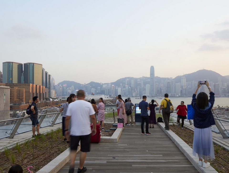hong kong west kowloon station by andrew bromberg at aedas