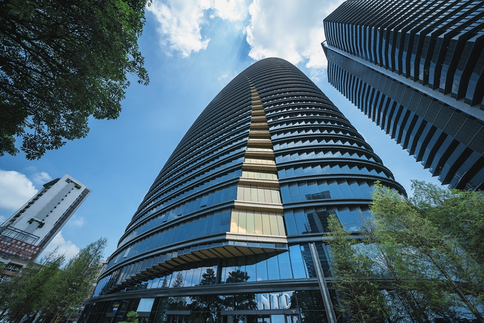 trade center in taiwan by aedas