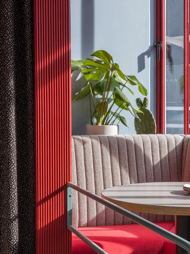 Piraña bar restaurant by Sella Concept