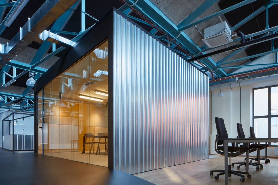 SinnerSchrader Studio Prague by Kurz architects