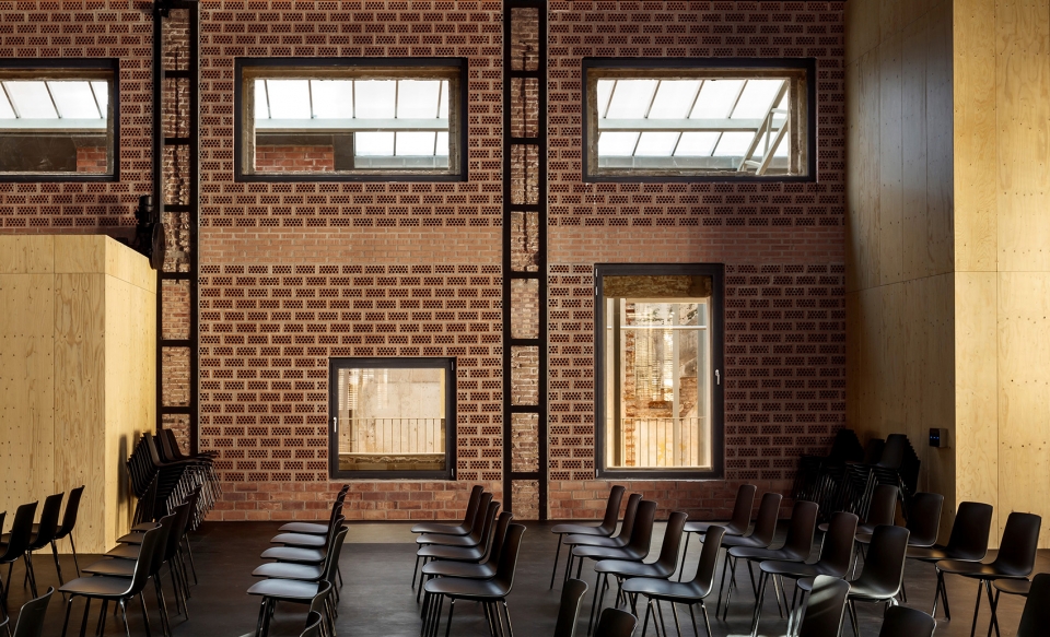 civic centre lleialtat santsenca 1214 by harquitectes