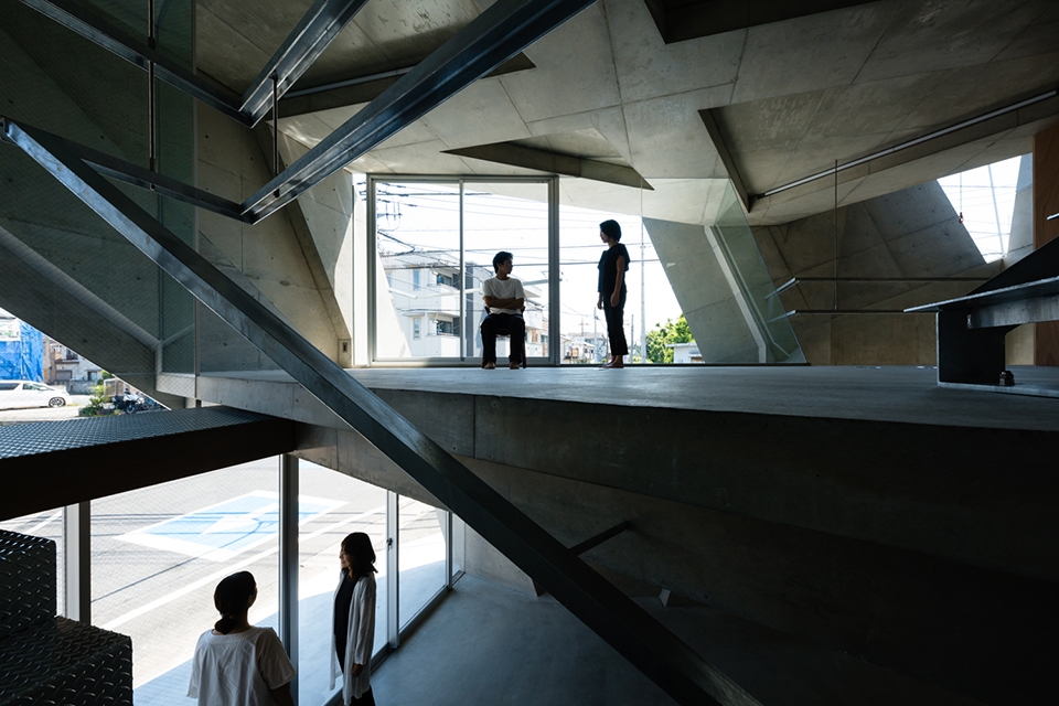 boltun headquarters by yasuhiro yamashita x atelier tekuto