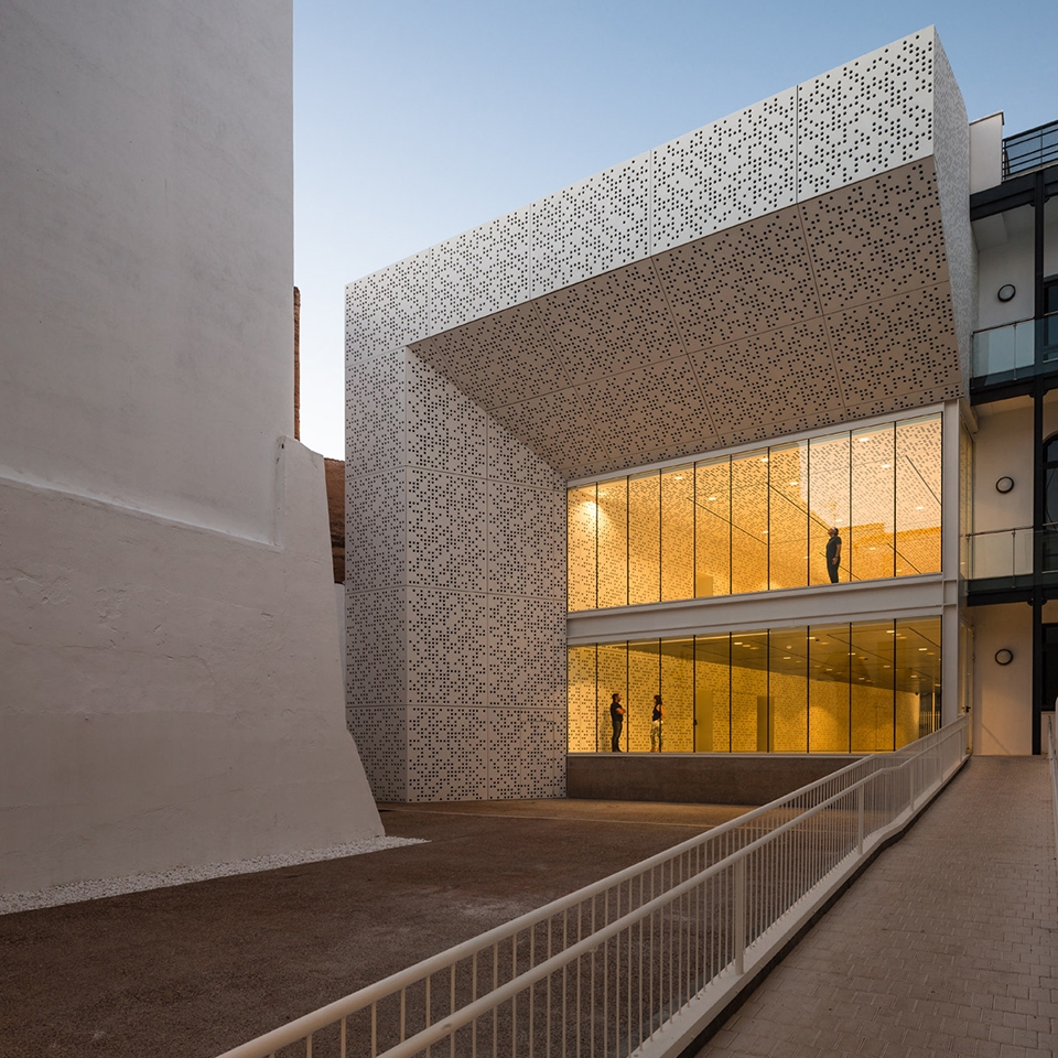 fine arts museum in badajoz by estudio arquitectura hago