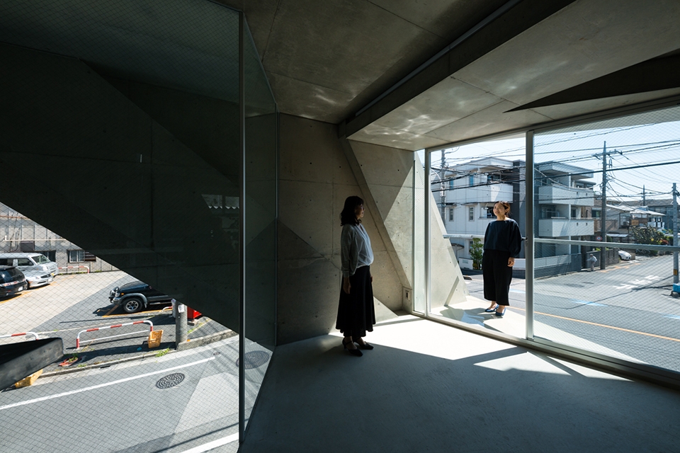 boltun headquarters by yasuhiro yamashita x atelier tekuto