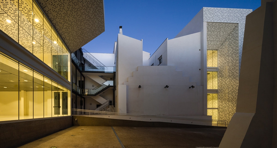 fine arts museum in badajoz by estudio arquitectura hago