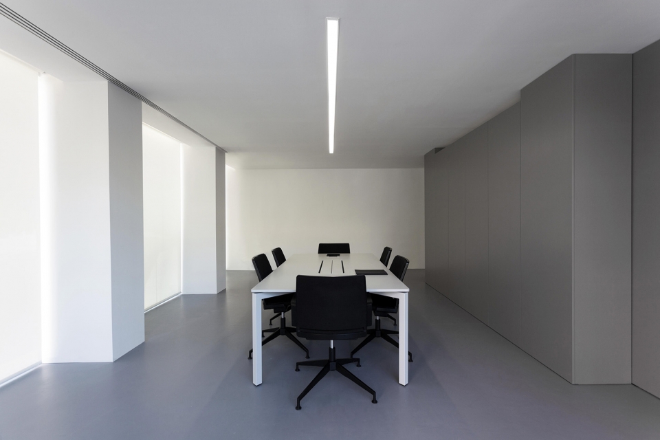 oav offices by fran silvestre arquitectos