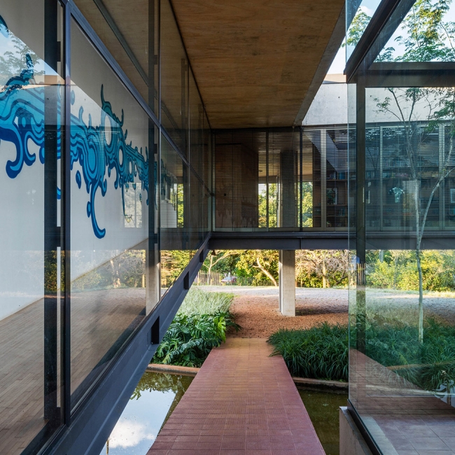 House in Cotia by UNA Arquitetos