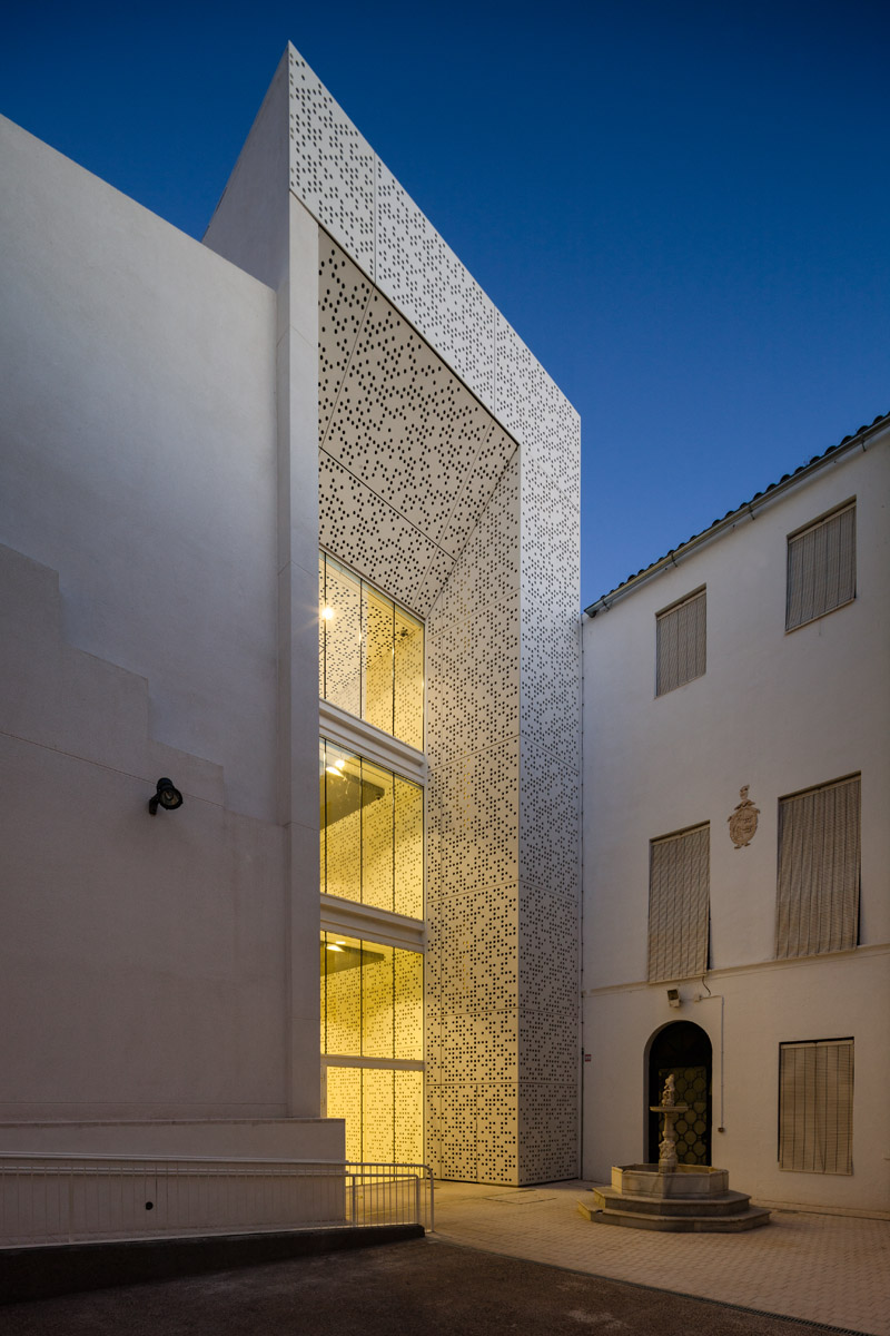 fine arts museum in badajoz by estudio arquitectura hago