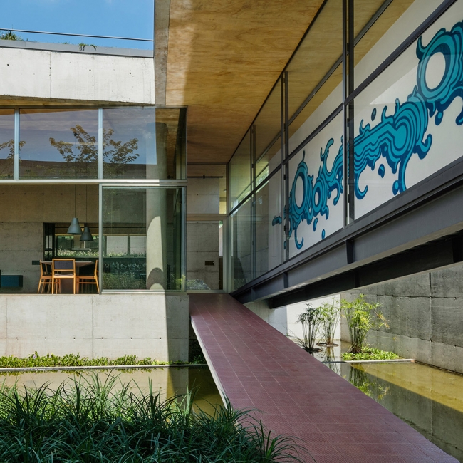 House in Cotia by UNA Arquitetos