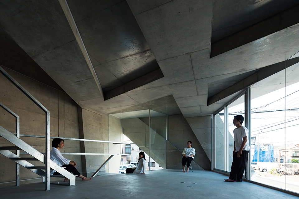 boltun headquarters by yasuhiro yamashita x atelier tekuto