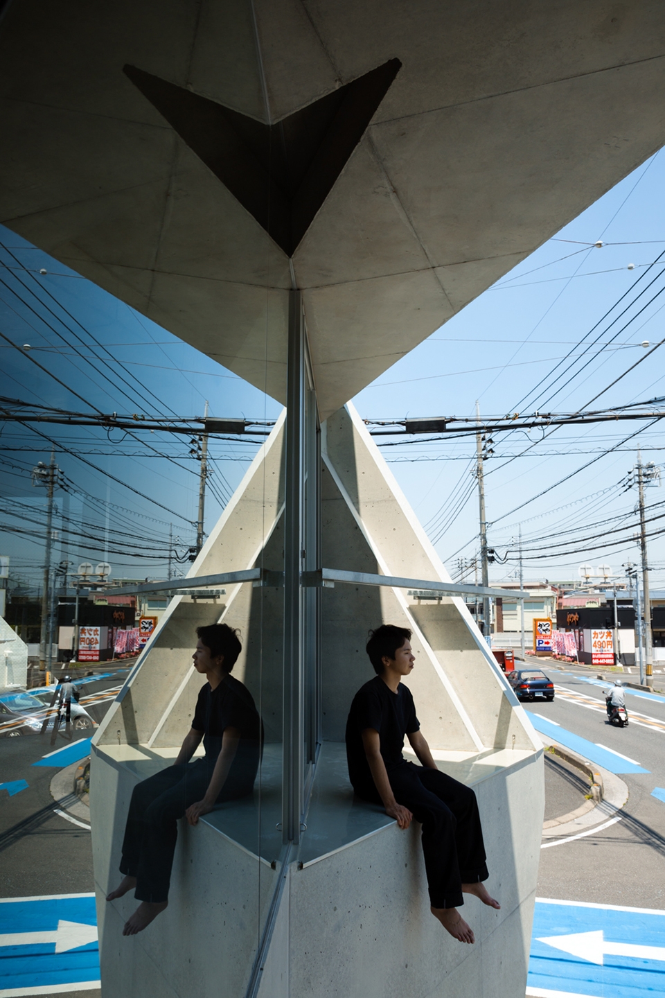 boltun headquarters by yasuhiro yamashita x atelier tekuto