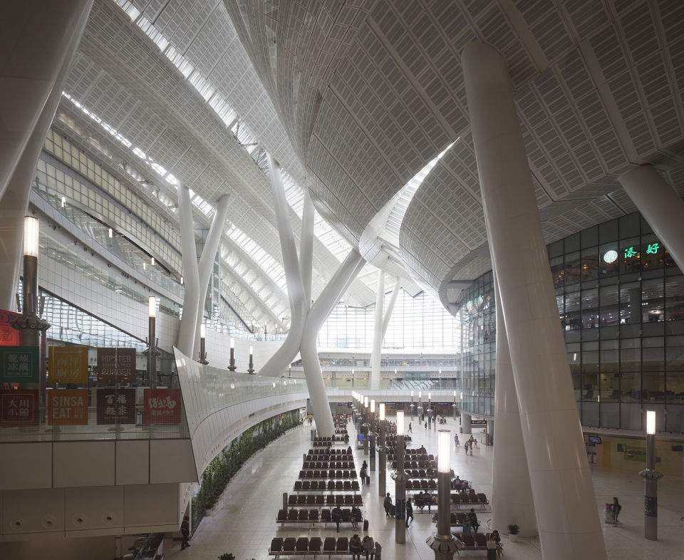 hong kong west kowloon station by andrew bromberg at aedas