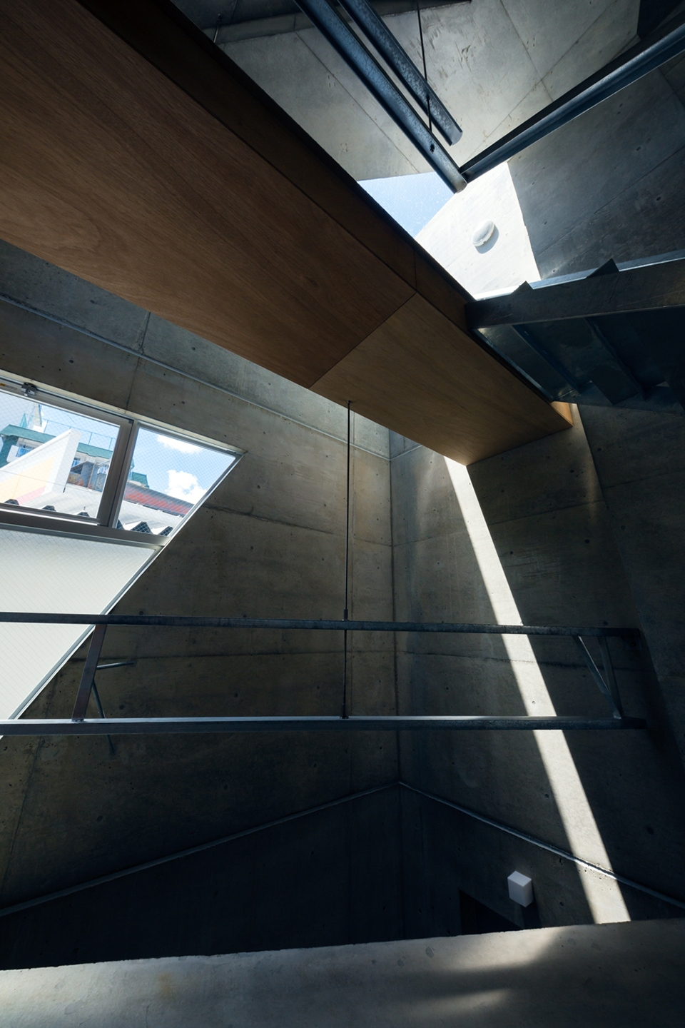 boltun headquarters by yasuhiro yamashita x atelier tekuto