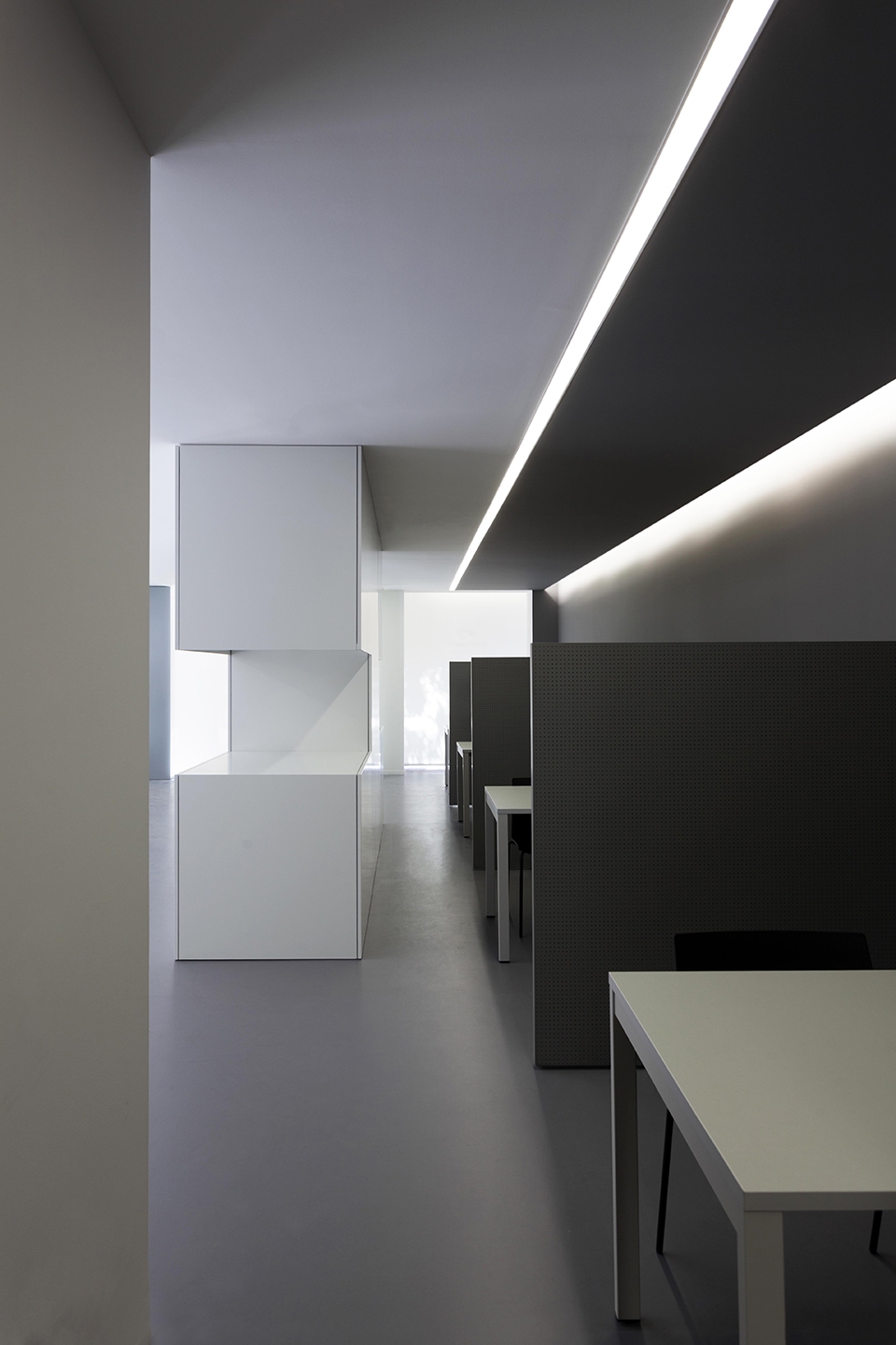 oav offices by fran silvestre arquitectos