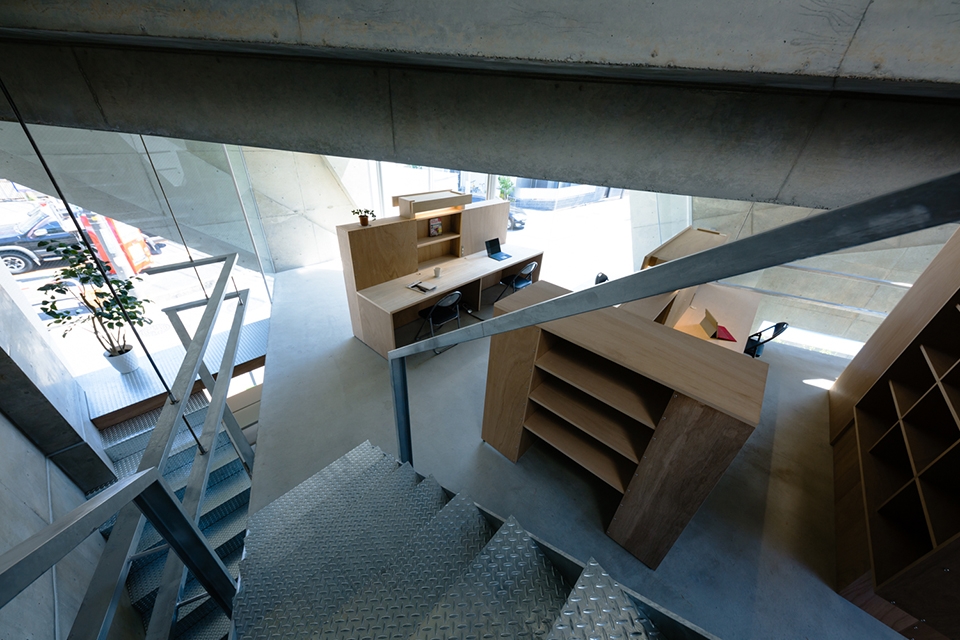 boltun headquarters by yasuhiro yamashita x atelier tekuto