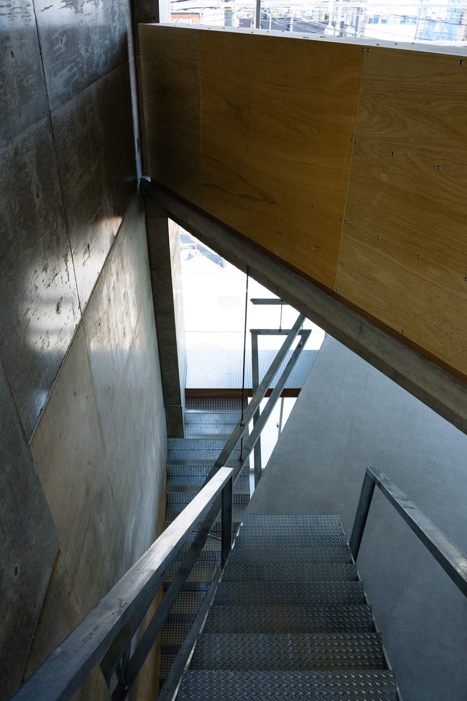 boltun headquarters by yasuhiro yamashita x atelier tekuto