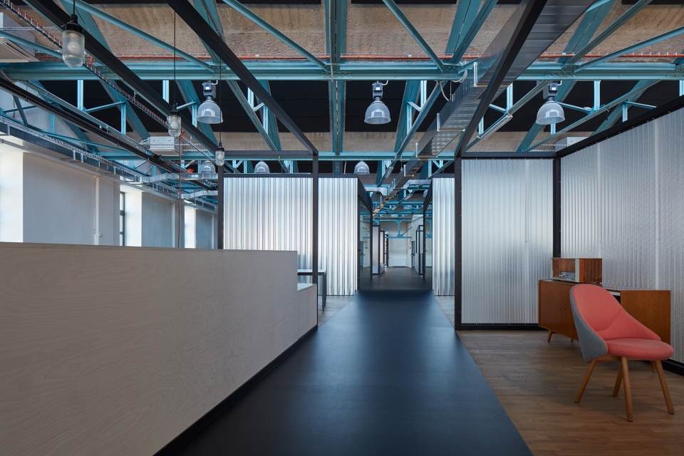 SinnerSchrader Studio Prague by Kurz architects