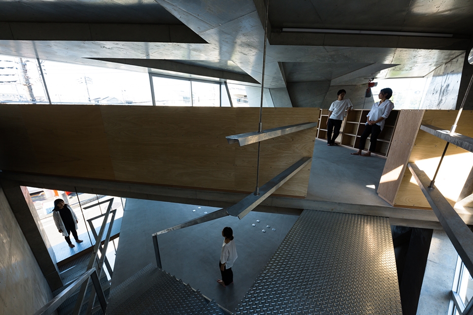 boltun headquarters by yasuhiro yamashita x atelier tekuto