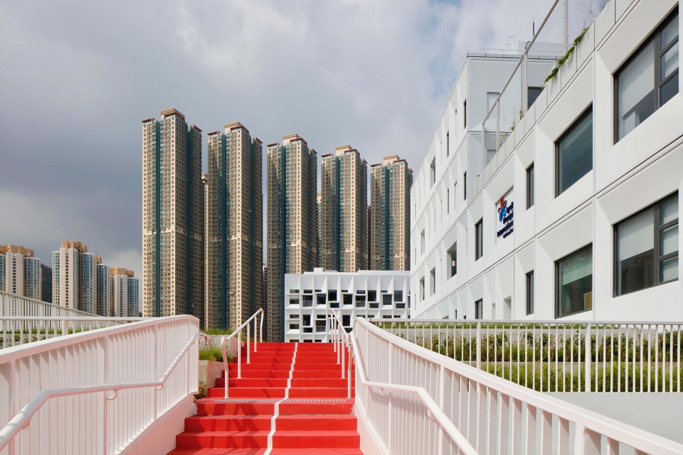 french international school of hong kong tseung kwan o by henning larsen