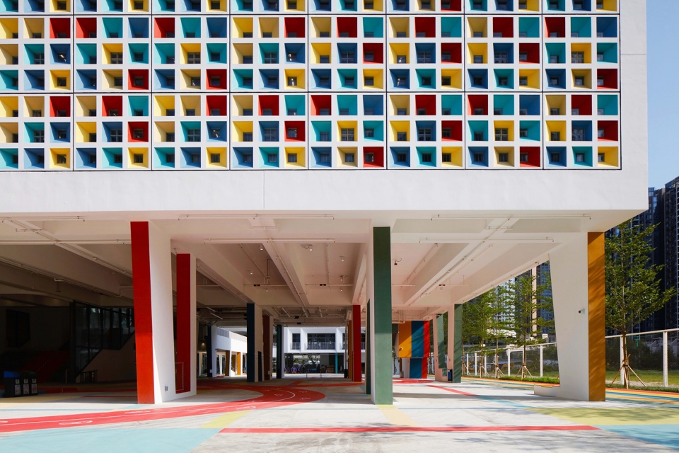 french international school of hong kong tseung kwan o by henning larsen
