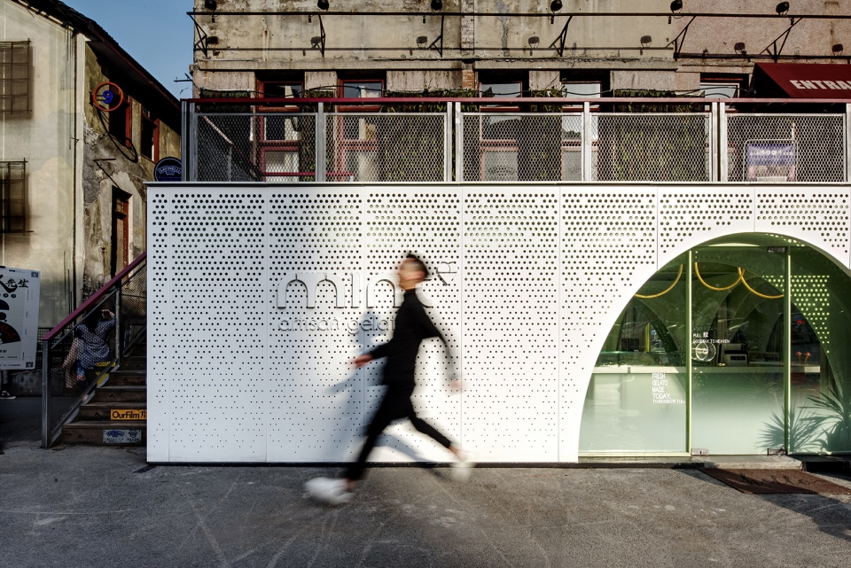 Mint LEW Associates