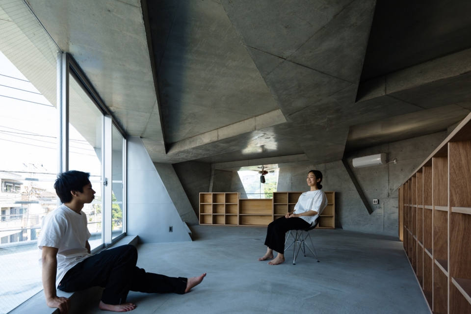 boltun headquarters by yasuhiro yamashita x atelier tekuto