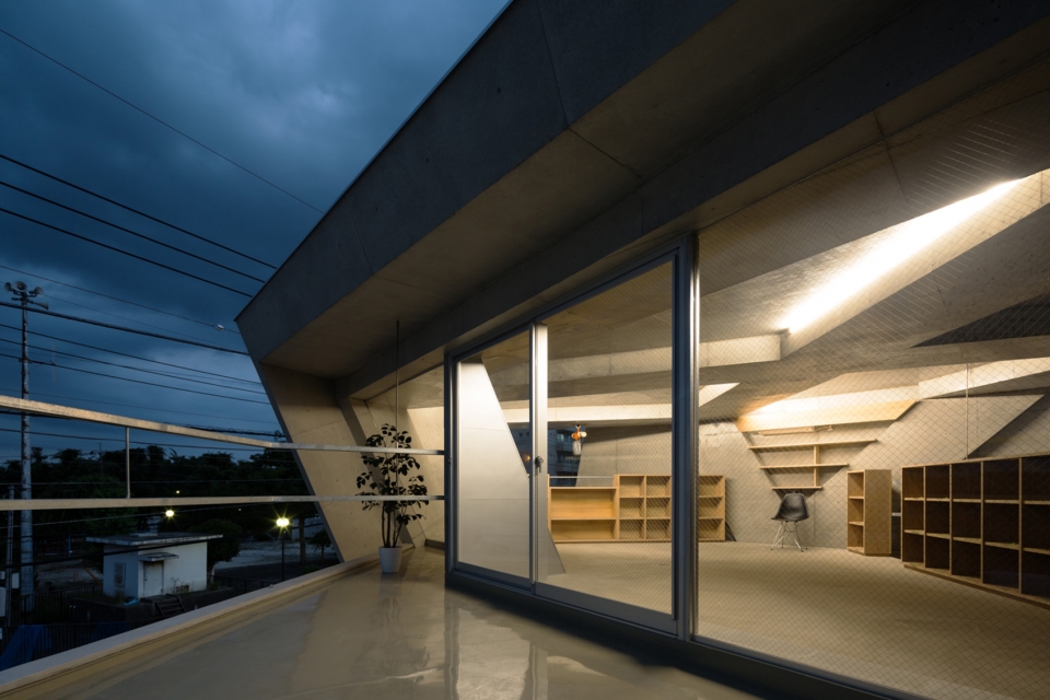 boltun headquarters by yasuhiro yamashita x atelier tekuto