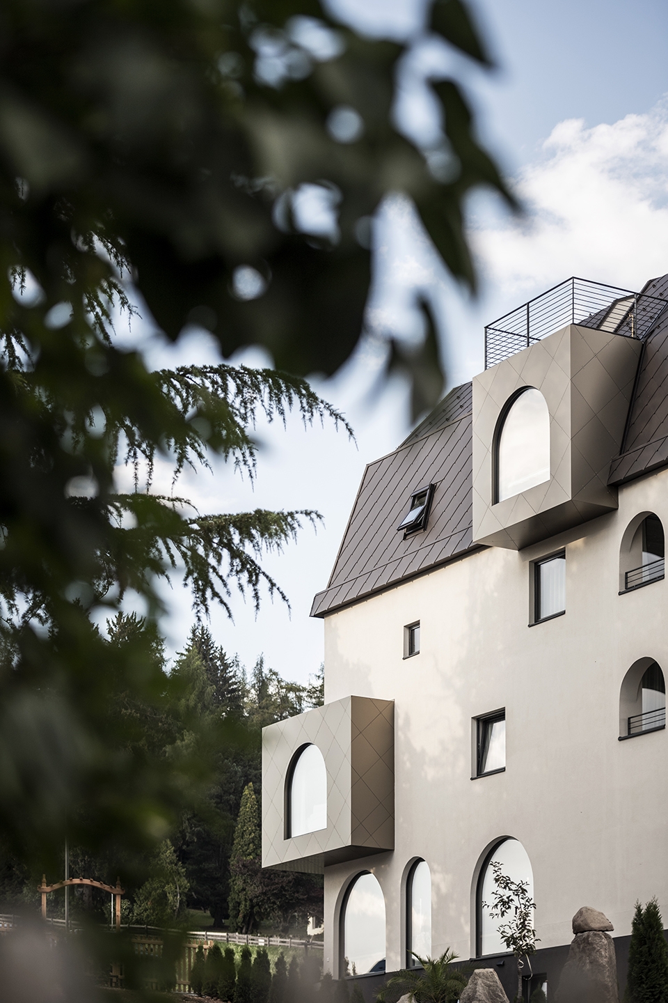gloriette guesthouse by noa