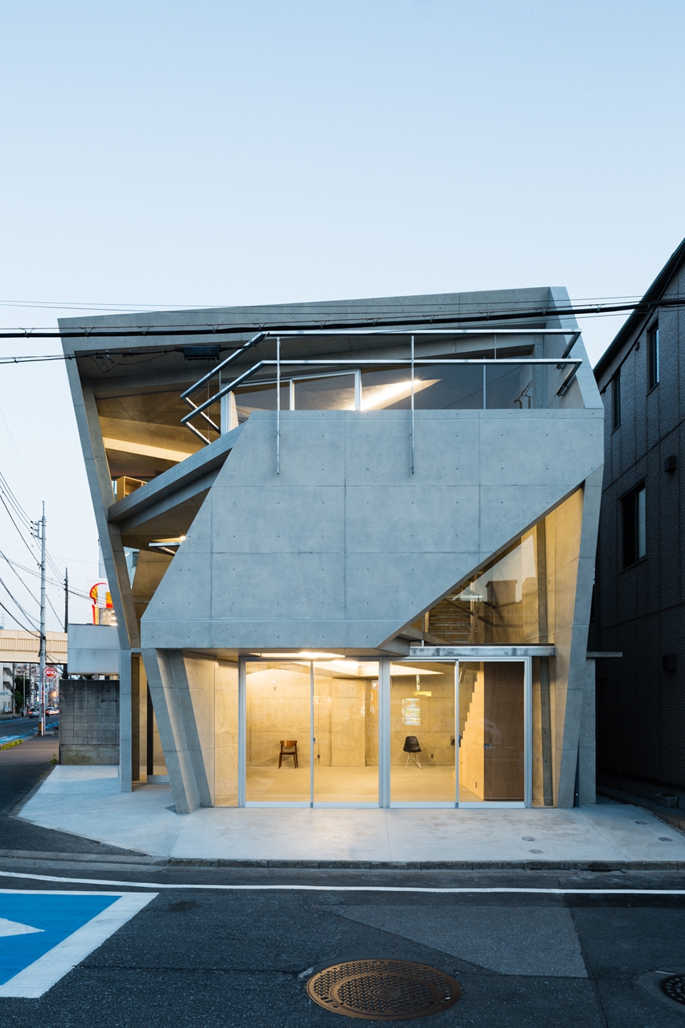 boltun headquarters by yasuhiro yamashita x atelier tekuto