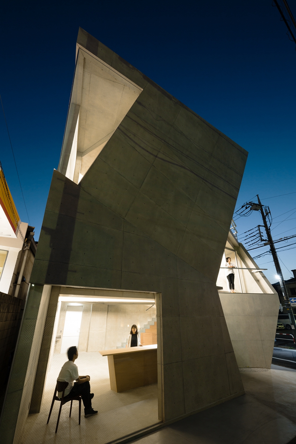 boltun headquarters by yasuhiro yamashita x atelier tekuto