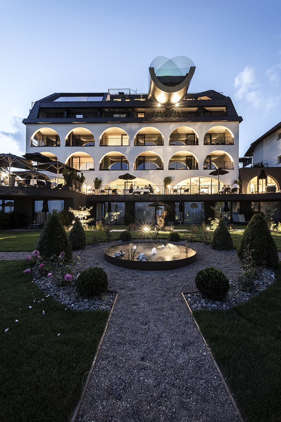 gloriette guesthouse by noa
