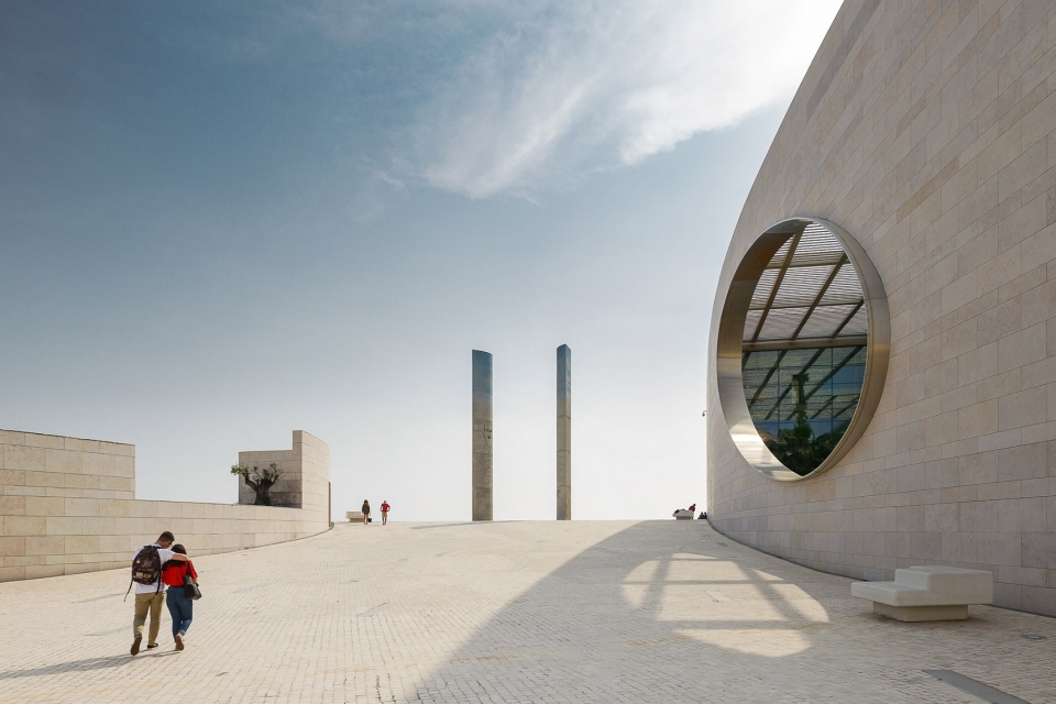 champalimaud center charles correa