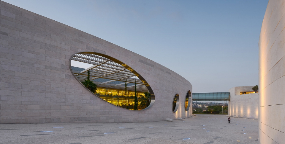 champalimaud center charles correa