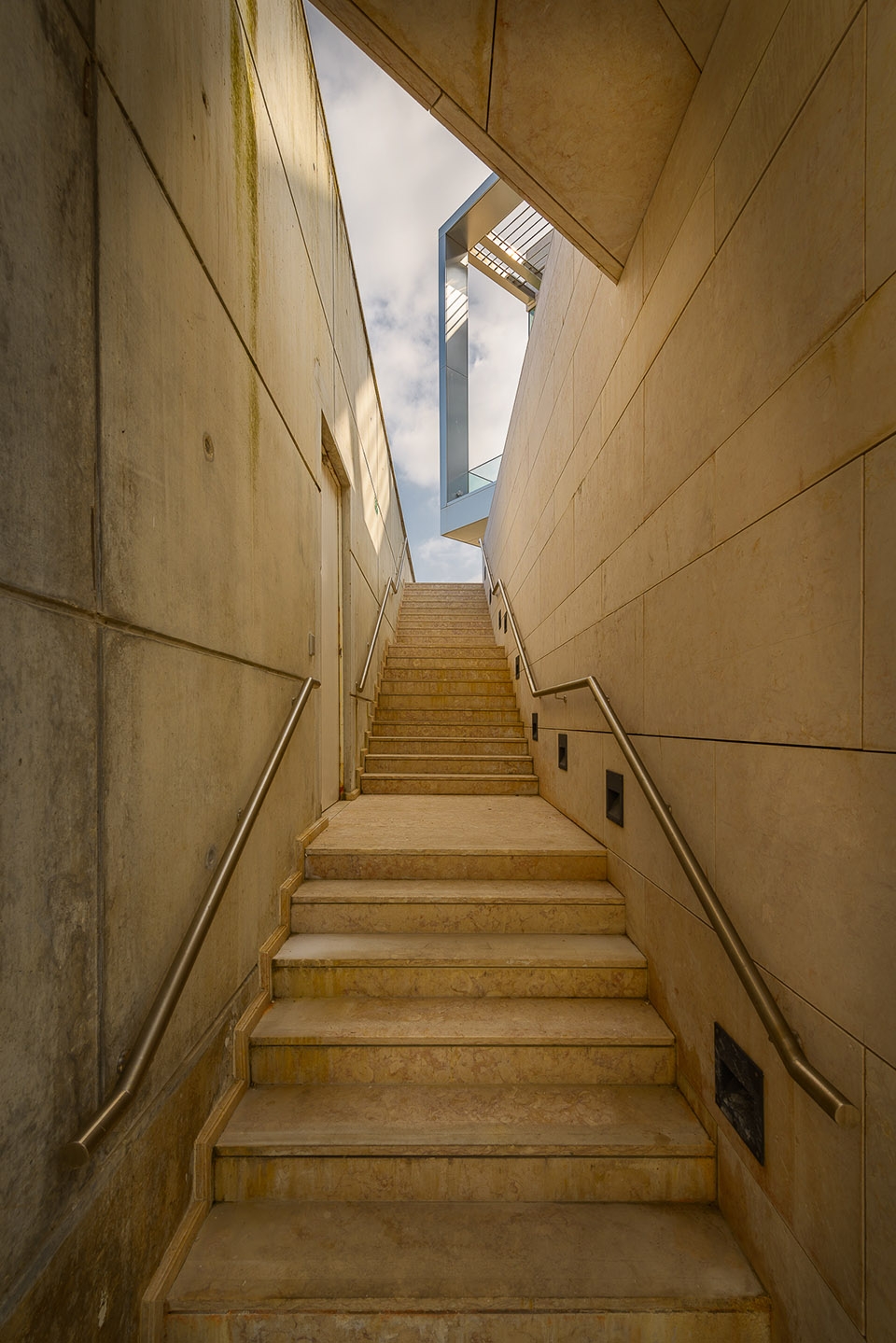 champalimaud center charles correa