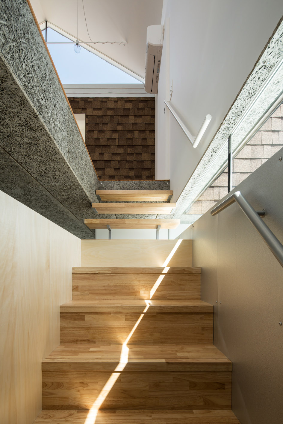 house on stylobate yM design office