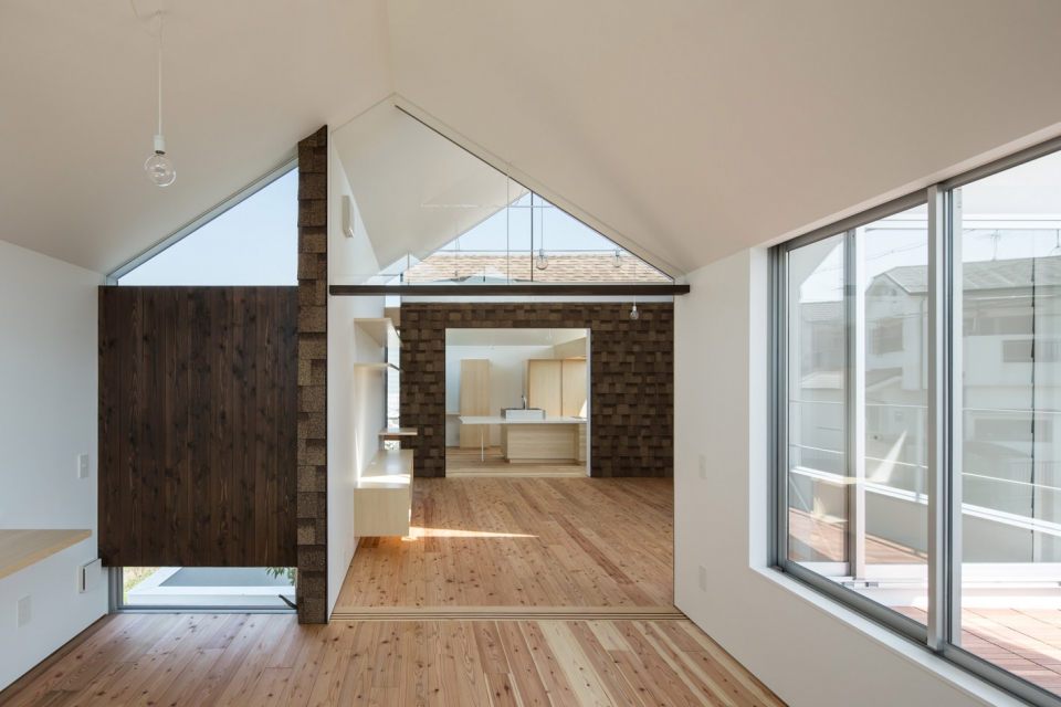 house on stylobate yM design office