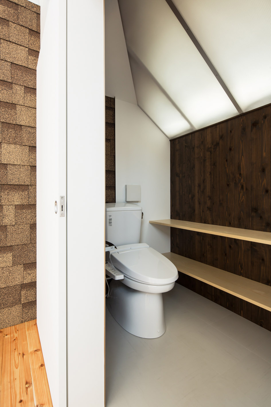 house on stylobate yM design office