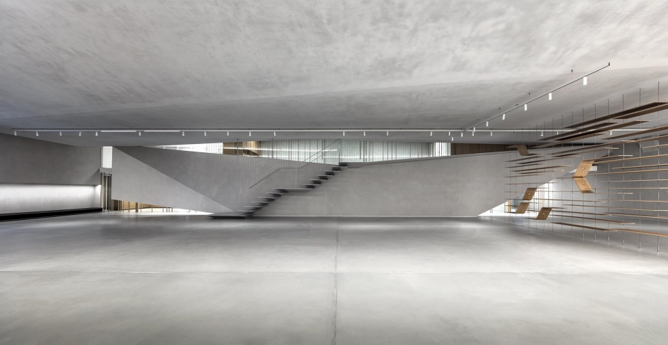 pitaro office furniture showroom by baranowitz goldberg architects pitsou kedem architects