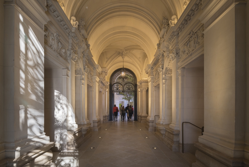 apple champs elysees by foster partners