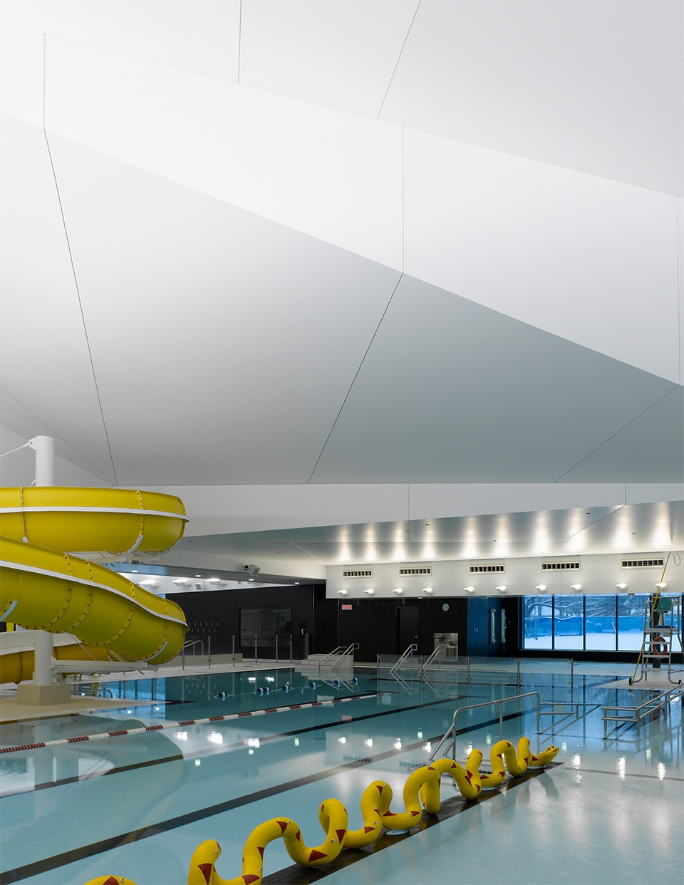 desjardins aquatic centre by acdf architecture