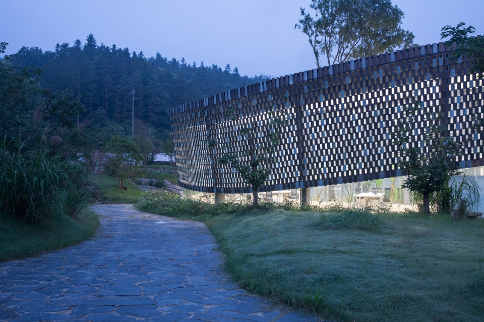 jingdezhen sanbaopeng ceramic design center china by office mass