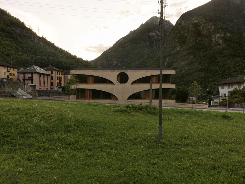 schoolhouse and kindergarten grono by raphael zuber